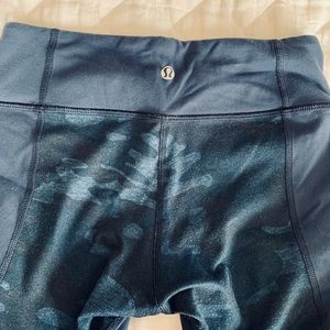 Lululemon cropped Luon fabric leggings